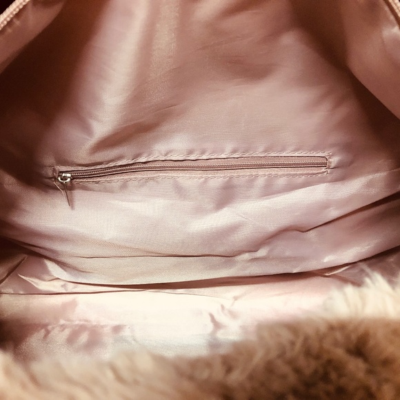Faux Fur Travel Fitness Bag, L, New - Picture 2 of 3